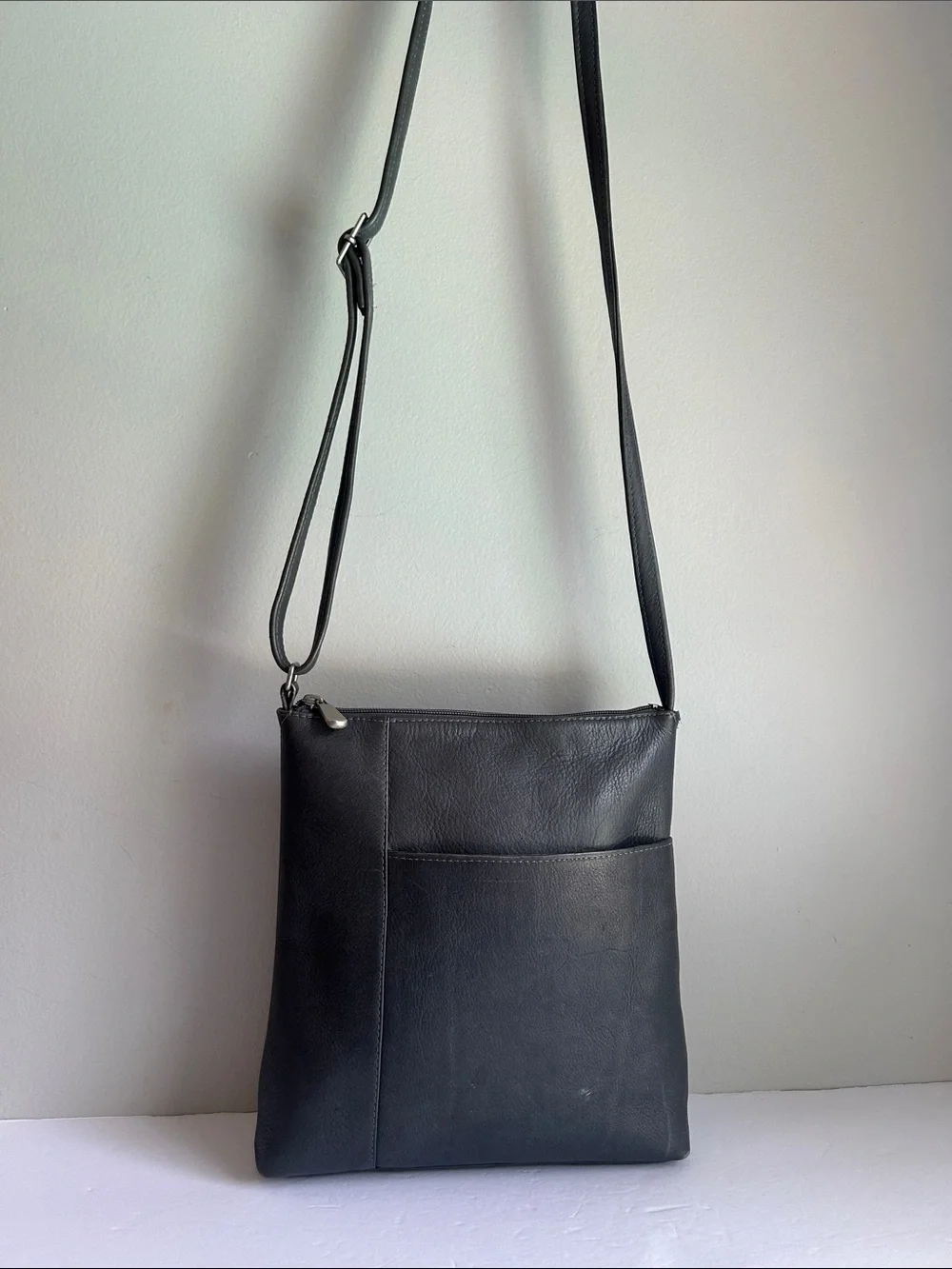 Le Donne Leather Crossbody Bag in Grey